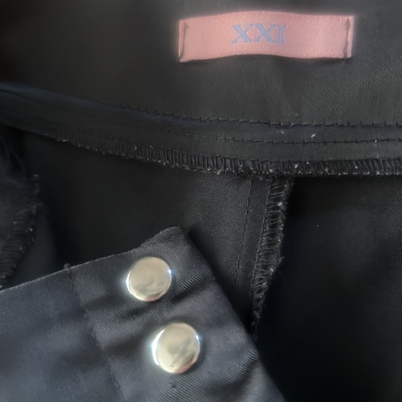 Black, satin cropped pants. - Picture 10 of 10